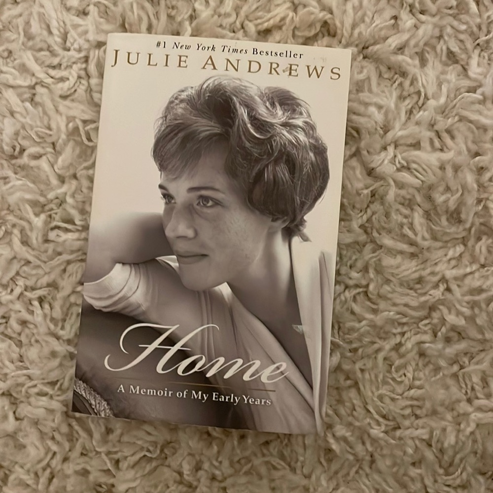 Home : A Memoir of My Early Years by Julie Andrews